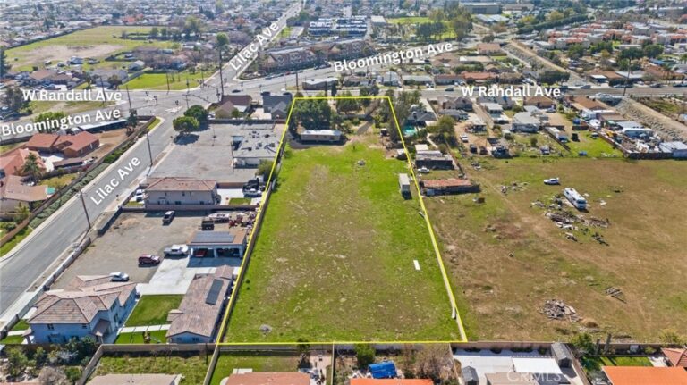 520 W Randall Avenue, Rialto