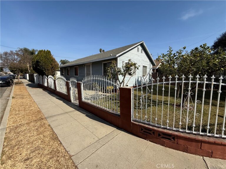 903 E 7th Street, Pomona