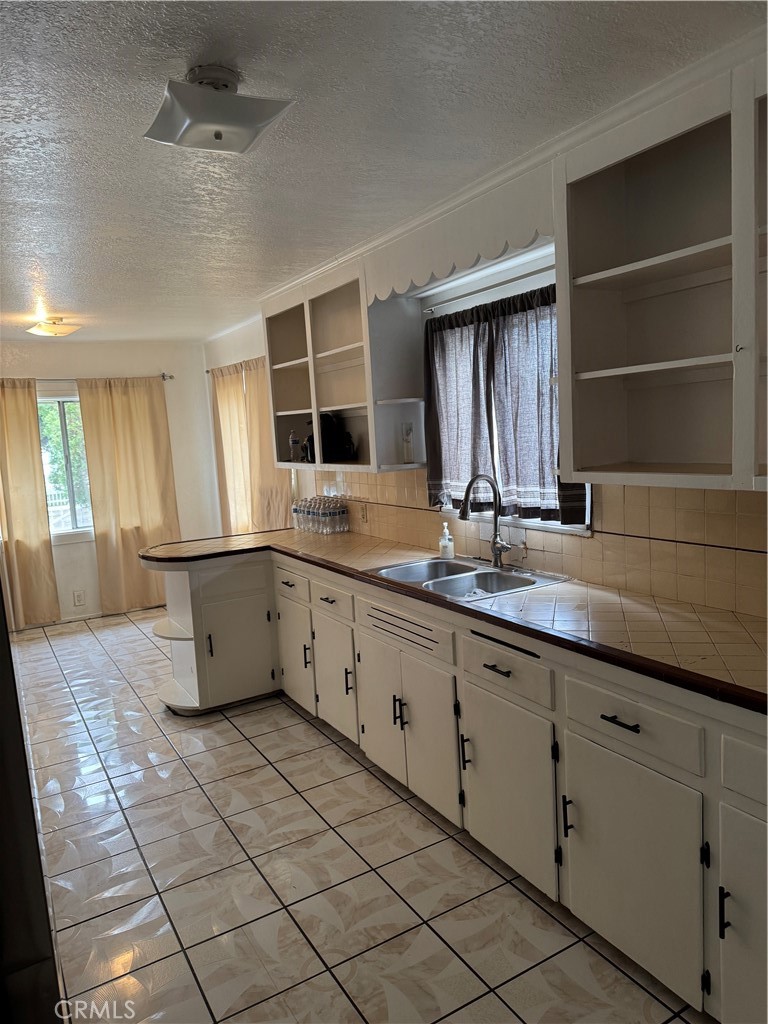 903 E 7th Street, Pomona