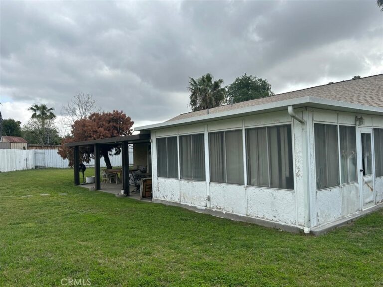 9050 Dumond Drive, Fontana