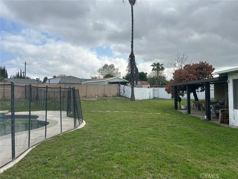9050 Dumond Drive, Fontana