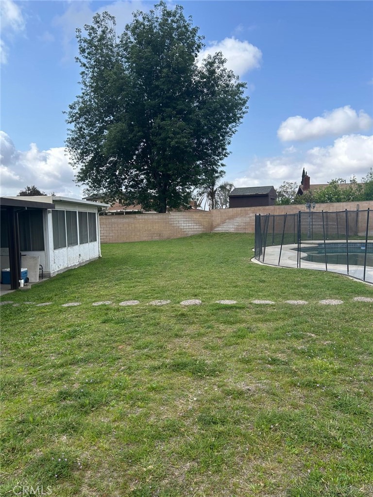 9050 Dumond Drive, Fontana