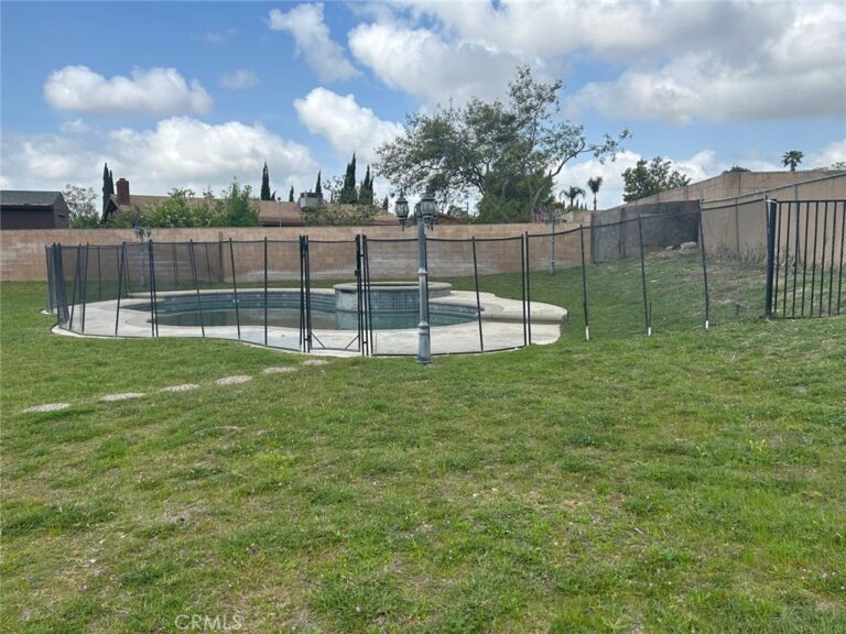 9050 Dumond Drive, Fontana