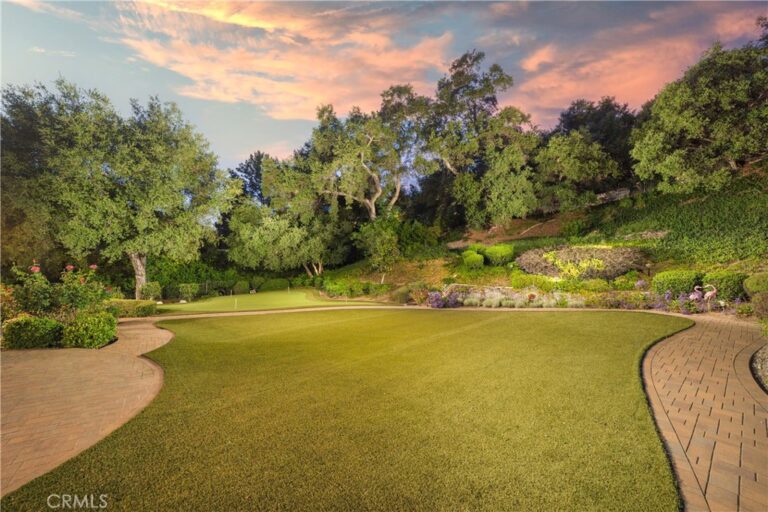 1051 Oak Canyon Lane, Glendora