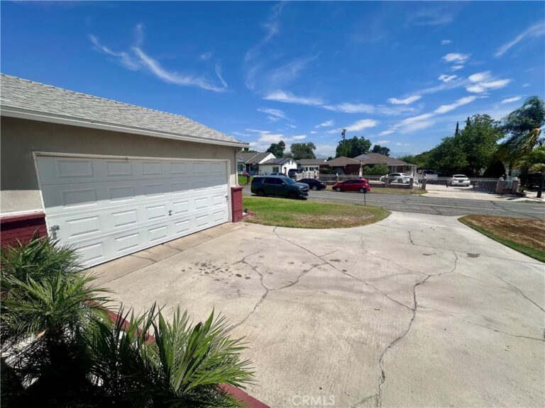 836 N Millard Avenue, Rialto