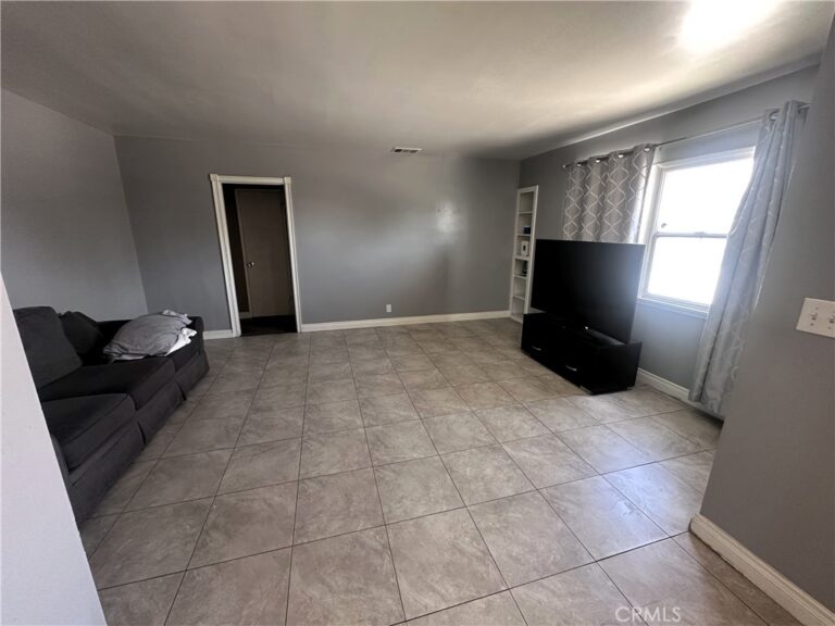 836 N Millard Avenue, Rialto