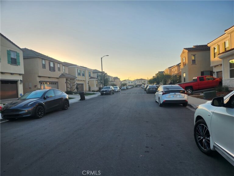 938 W Jasmine Way, Rialto