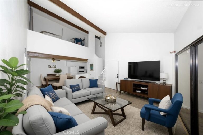 32 Town And Country Road, Pomona