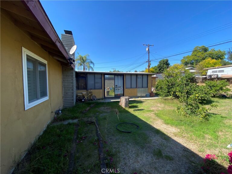 1263 Douglass, Pomona