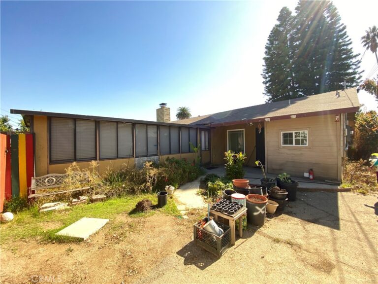 1263 Douglass, Pomona