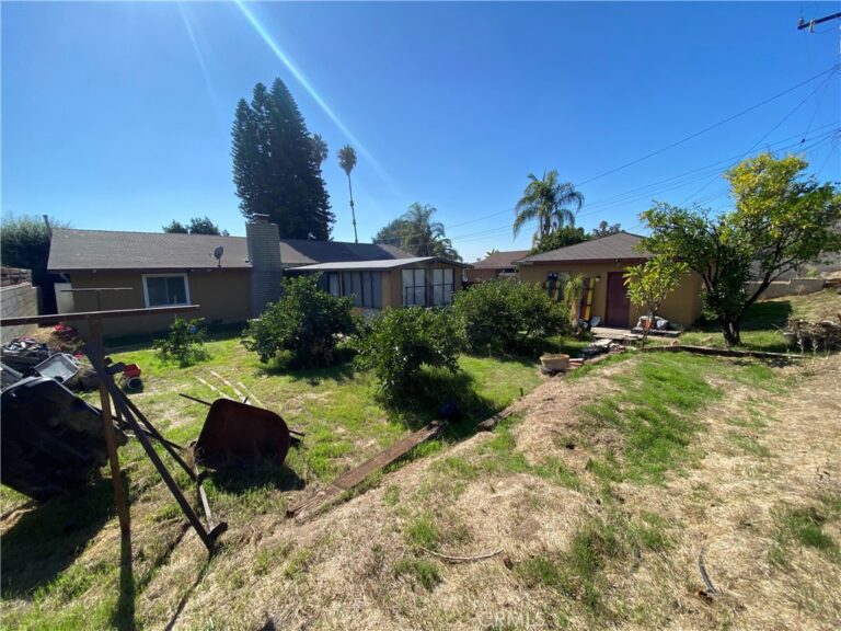 1263 Douglass, Pomona