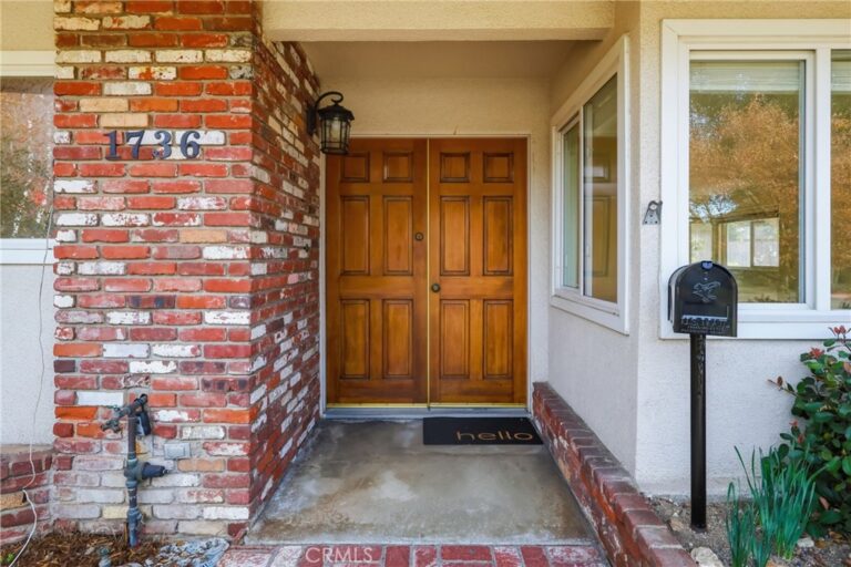 1736 Sumner, Claremont