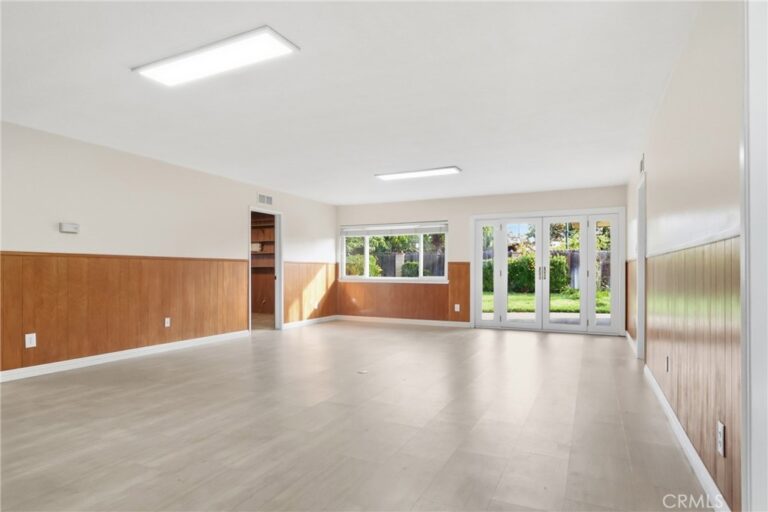 1736 Sumner, Claremont