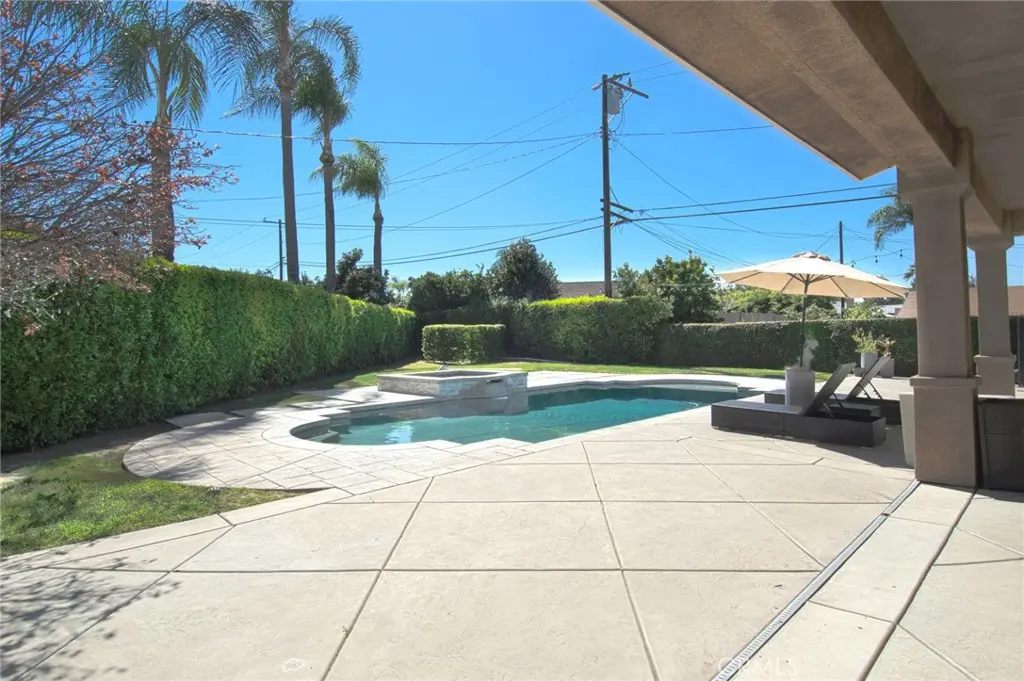 211 S Grand, West Covina
