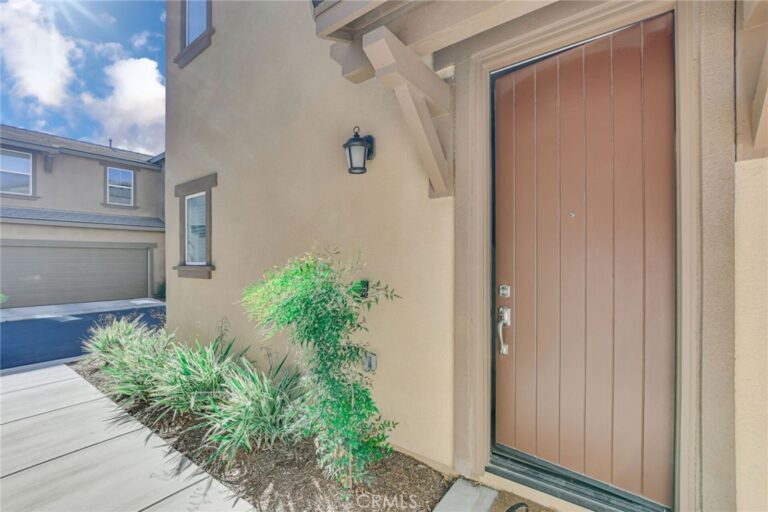 2526 Gunner Ridge, Rialto