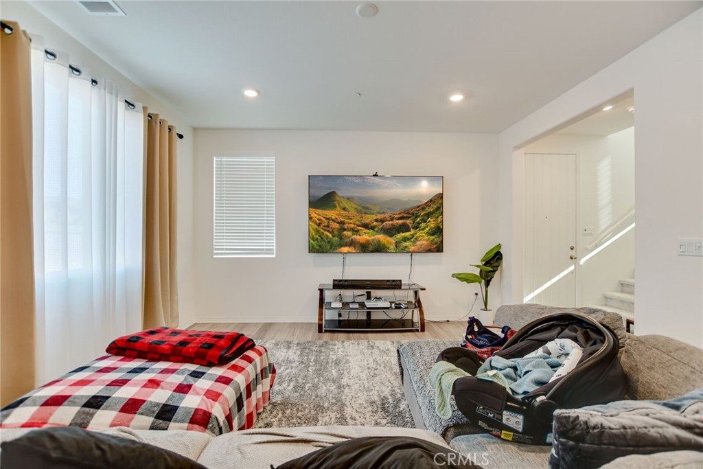 2526 Gunner Ridge, Rialto