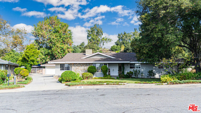 425 Fern Dell Place, Glendora