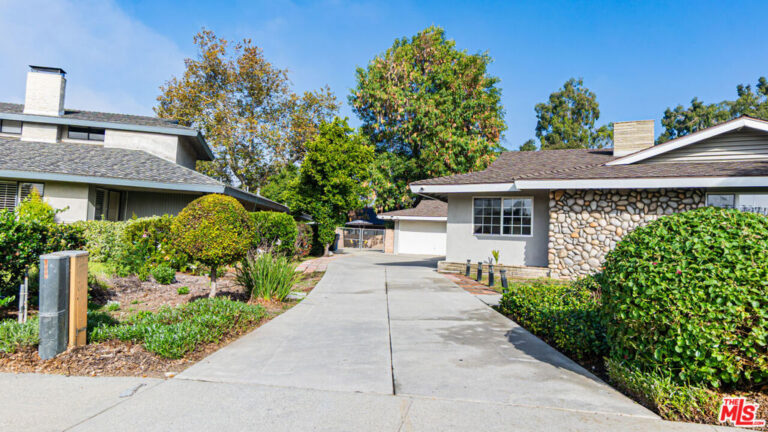 425 Fern Dell Place, Glendora