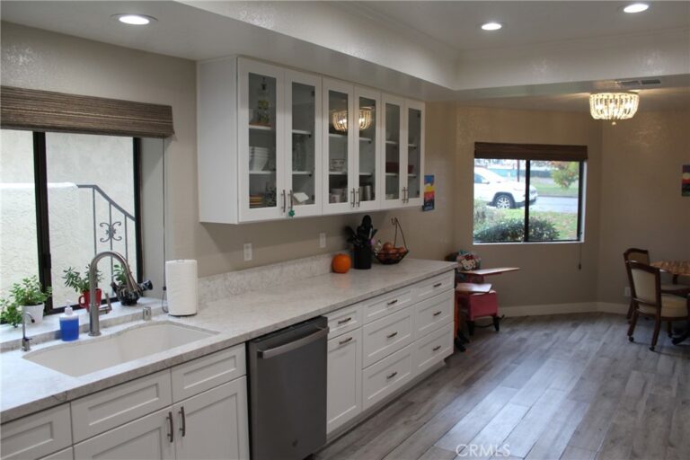 8267 San Bernardino, Rancho Cucamonga