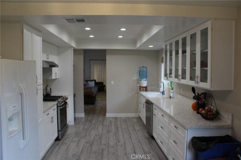 8267 San Bernardino, Rancho Cucamonga