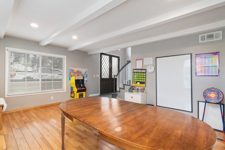 1695 N Palm, Upland