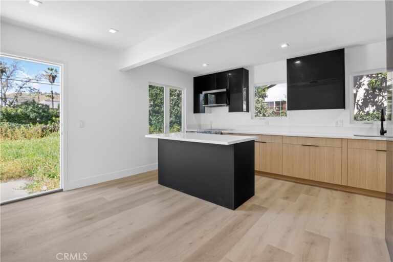 2485 Kellogg Park, Pomona