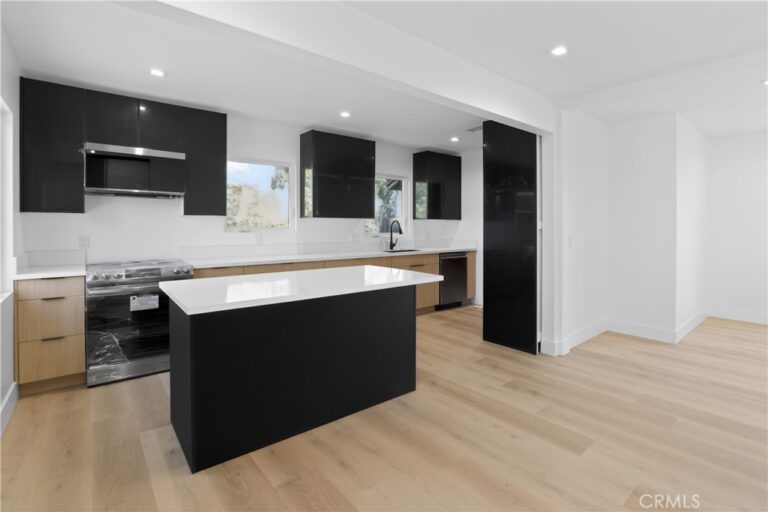 2485 Kellogg Park, Pomona