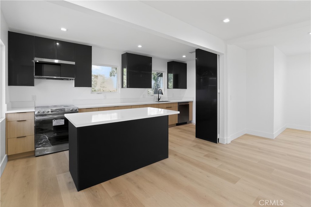 2485 Kellogg Park, Pomona