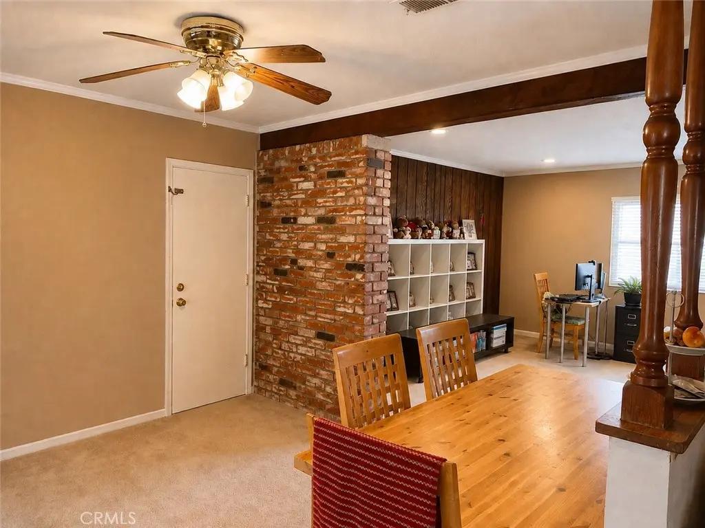 367 Bourdet, Walnut