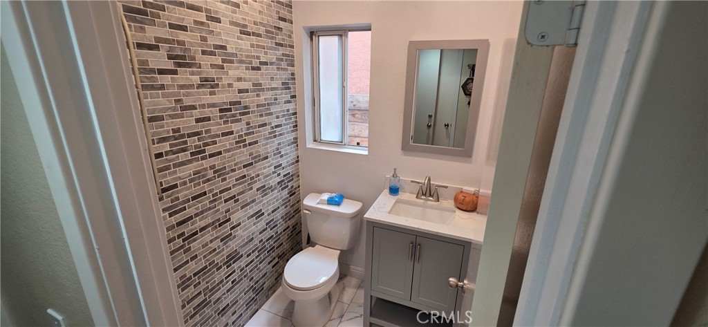 11766 San Ribas, Fontana
