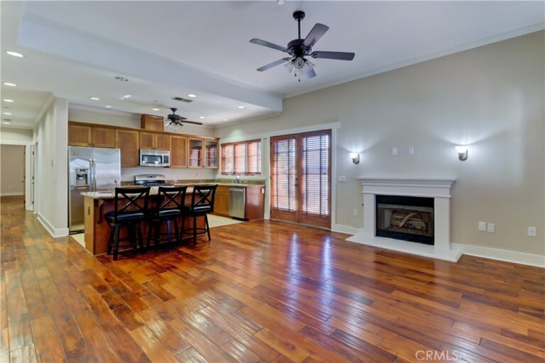 130 N Vermont, Glendora
