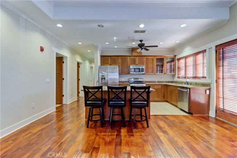 130 N Vermont, Glendora