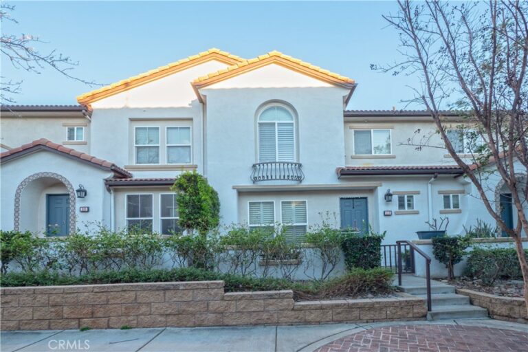 15723 Parkhouse, Fontana
