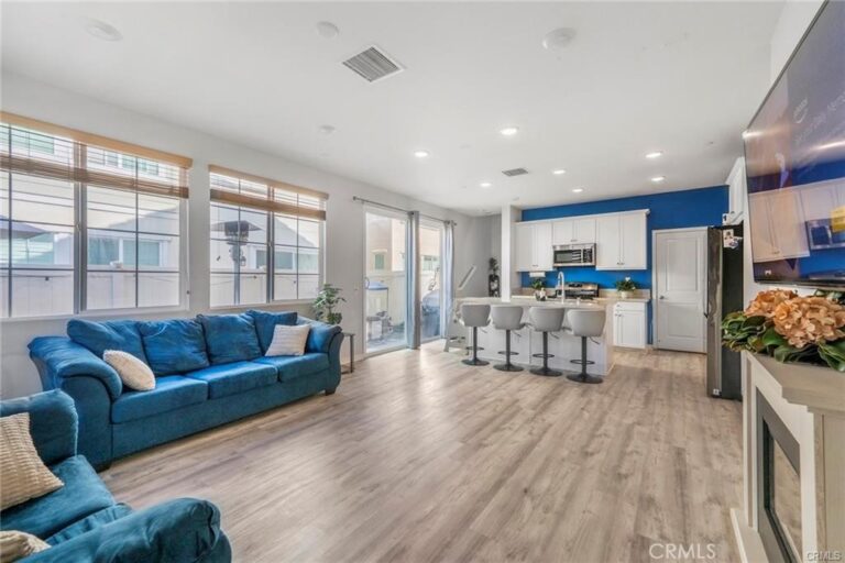 1633 Topeka, Upland