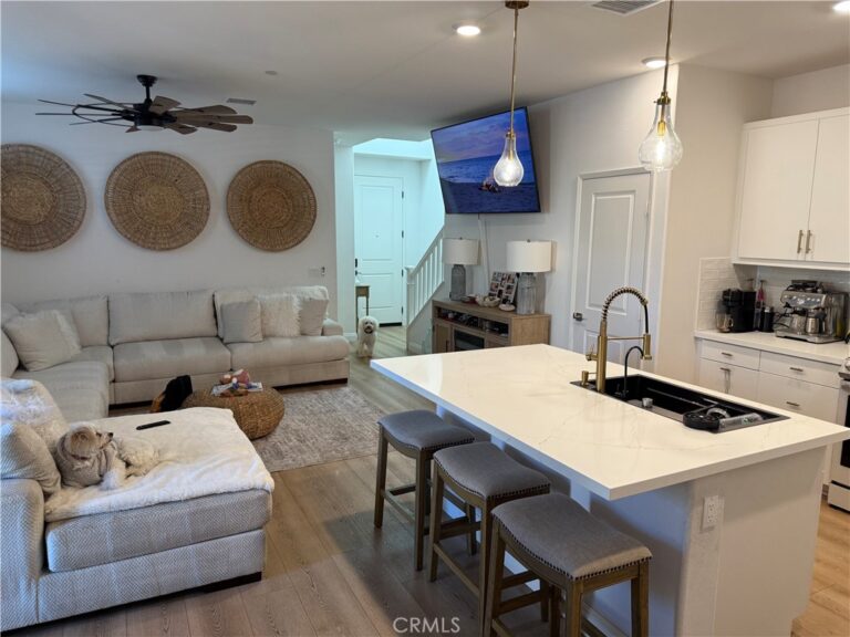 5644 Altamura Way, Fontana
