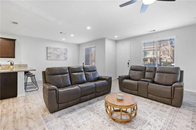 6069 Satterfield, Chino