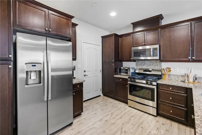 6069 Satterfield, Chino