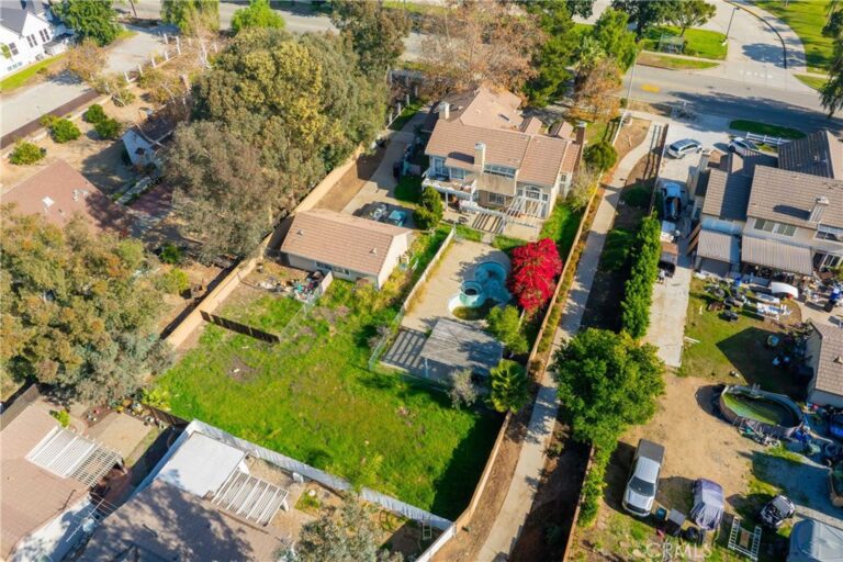 7168 Etiwanda, Rancho Cucamonga