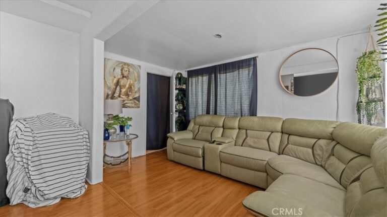 7603 Date Avenue, Fontana