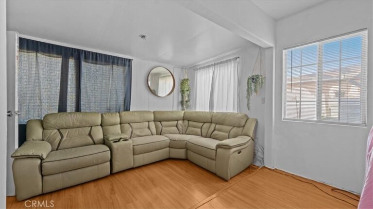 7603 Date Avenue, Fontana