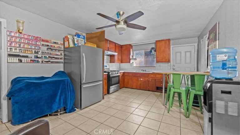 7603 Date Avenue, Fontana