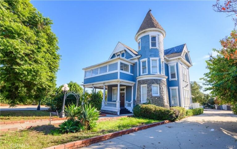 961 W Holt, Ontario