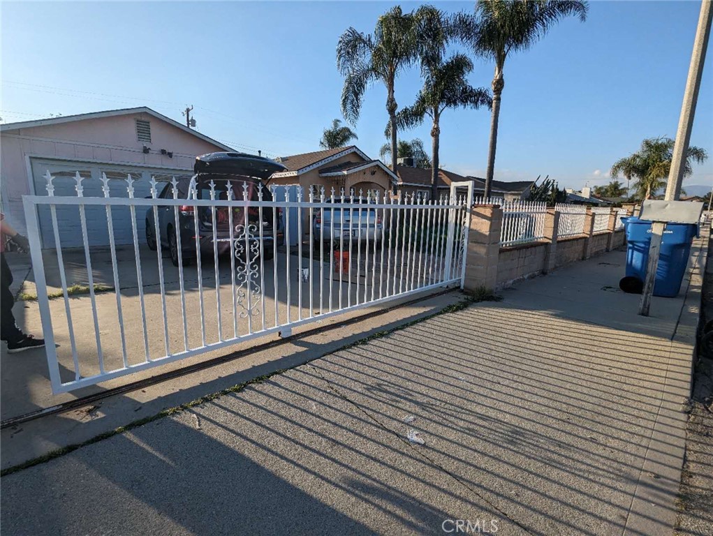 1361 S Mountain View Avenue, Pomona