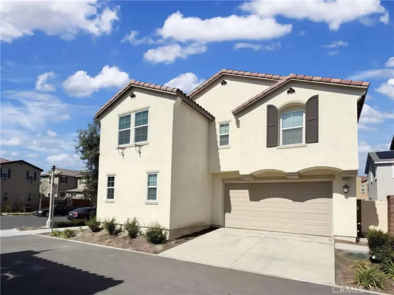 15981 Tanzinite Ln, Chino