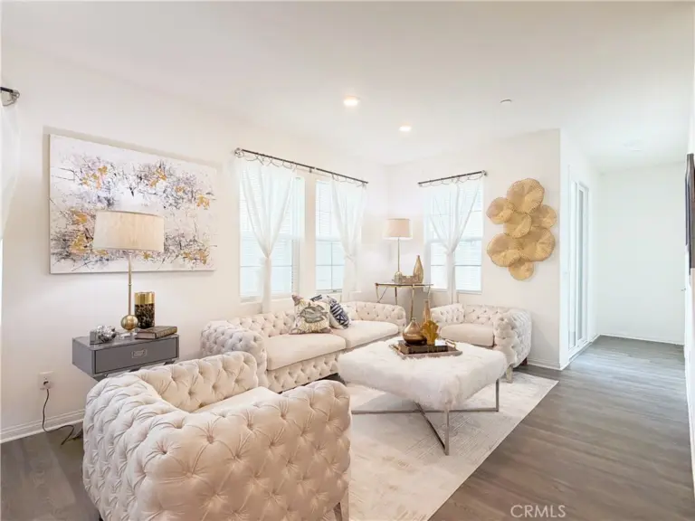 15981 Tanzinite Ln, Chino