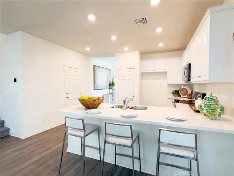 15981 Tanzinite Ln, Chino