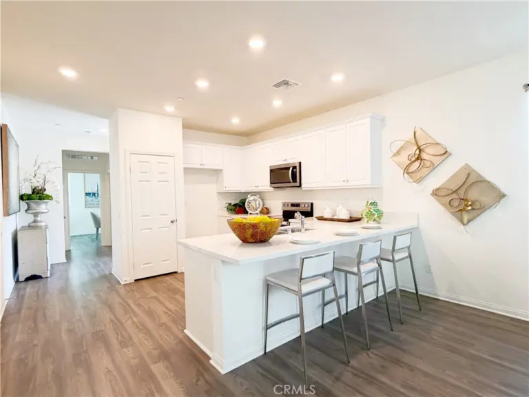 15981 Tanzinite Ln, Chino