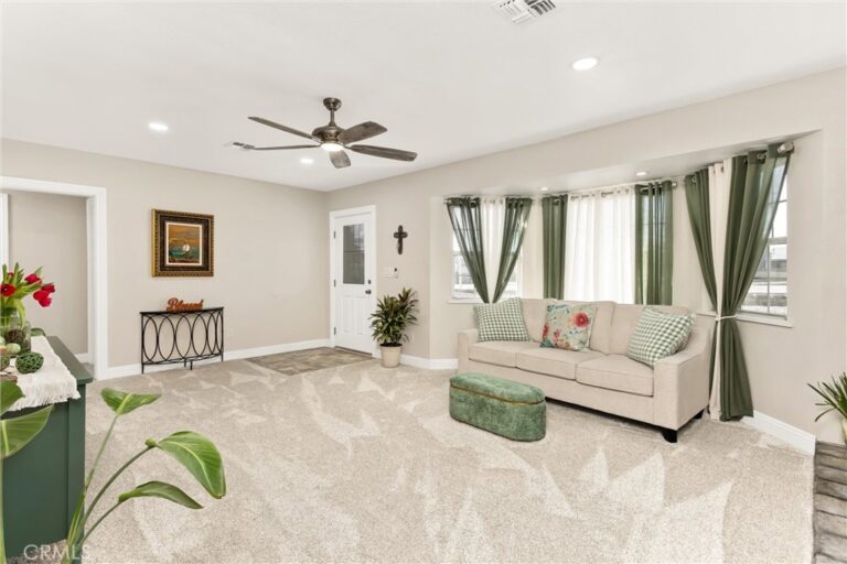 193 N Maple Avenue, Fontana