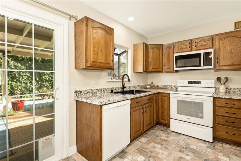 193 N Maple Avenue, Fontana