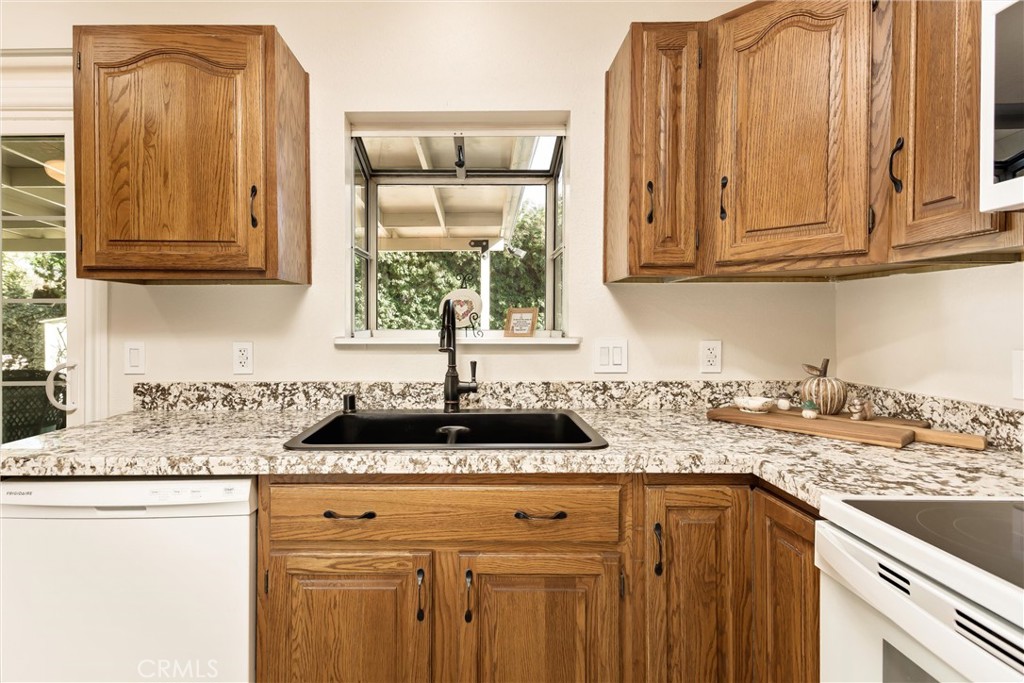 193 N Maple Avenue, Fontana